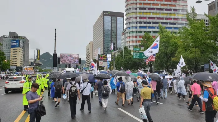 시청앞 도로에서 열린 집회모습(사진_강현섭 기자)