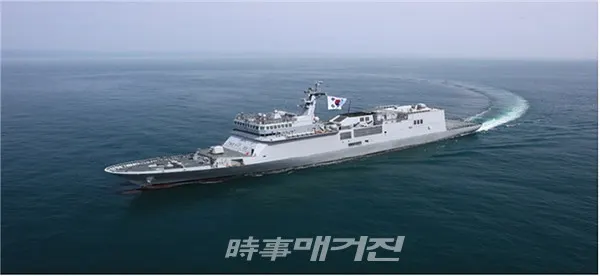 방위사업청은 “20일(화) 최초 훈련함(한산도함(ATH-81))을 해군에 인도했다. 이로써, 우리 해군은 해상에서 실전적으로 교육훈련을 할 수 있는 전용 함정을 확보하게 됐다”고 밝혔다.사진은 최초 훈련함(한산도함(ATH-81))이다.(사진_방위사업청)