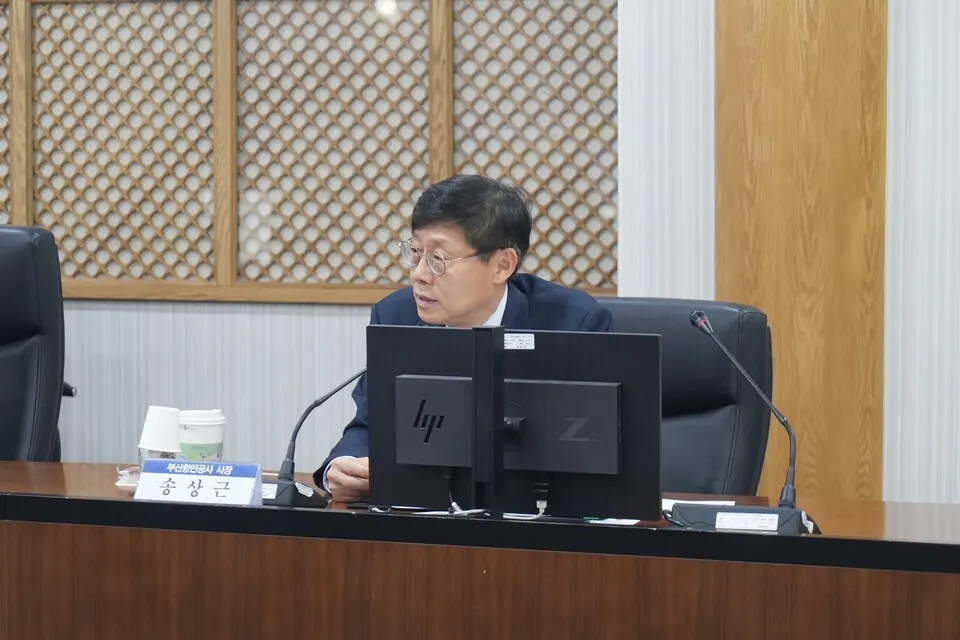 부산항만공사 송상근 사장이 간담회에서 발언하고 있다.(사진_부산항만공사)