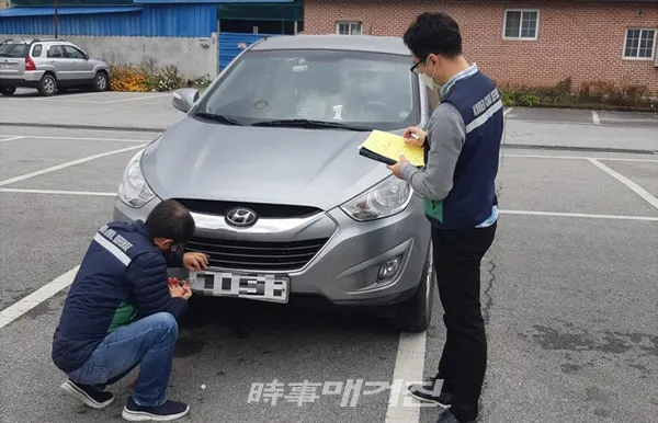 임실군 자동차세 등 체납차량 번호판 탈착현장(사진_임실군청)