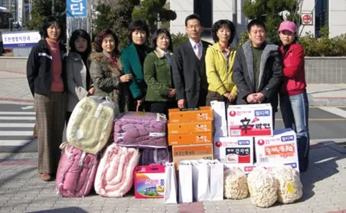 ▲ 팀매니저로서 팀원과 지점의 가교역할을 하는 장성은 FP는 지역사회를 위한 봉사로 금융인의 사회적 책임을 다하고 있다.