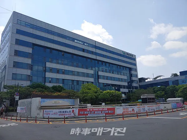 광주광역시 광산구청은 “광산구보건소가 코로나19 사태에 따른 시민 건강지원 방안으로 한방 면역요법 프로그램을 골자로 하는 ‘찾아가는 한의약건강증진사업’에 참가할 어르신 30명을 모집한다”고 밝혔다.사진은 광양시청 청사 전경이다.(사진_송상교기자)
