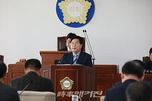 유두석 장성군수가 20일 열린 장성군의회 2차 정례회에서 내년도 군정방향과 미래 비전을 제시했다 (사진_장성군)