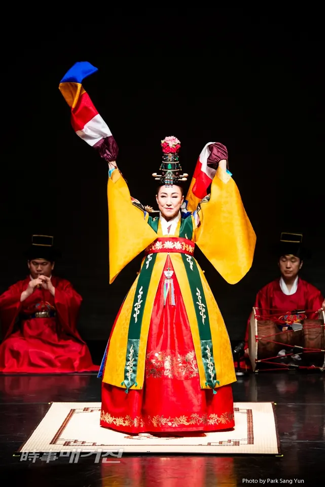 한국문화재재단(이사장 진옥섭) 팔일 1행 이미주의 ‘춘앵전’/사진제공=크림아트