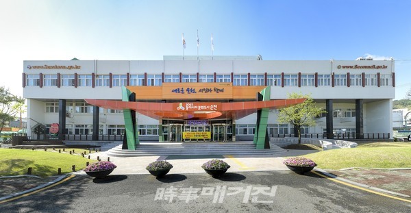 순천시가 불법 광고물 난립을 방지하고, 여름철 풍수해에 안전사고를 예방하기 위해 불법·노후·위험 옥외광고물을 일제정비를 추진한다.