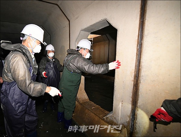 백운광장 하수암거 점검(사진_광주 남구)