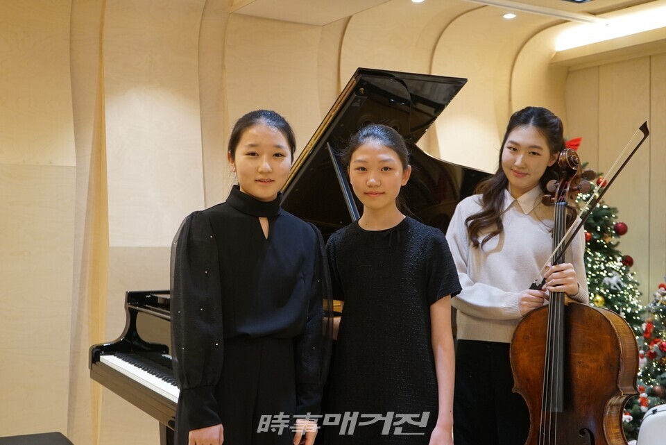 남예서, 김예음, 서아영(사진_PAPA, 장소_Robert Music Studio)
