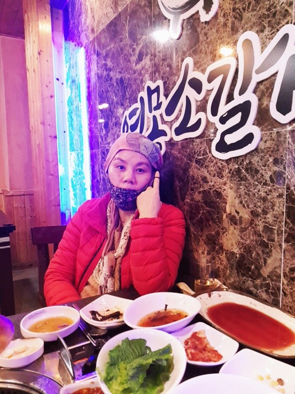 전시관 밖에서 만난 백소연 작가(사진-이용찬)