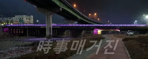마산회원구 내서읍 광려천 중리교 야간 조명경관 (사진제공:창원시청)