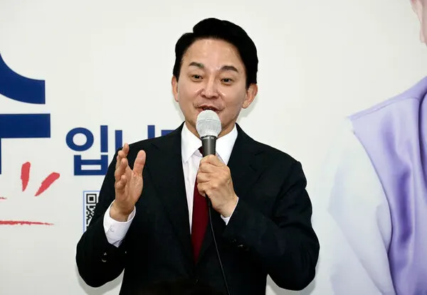 원희룡 국민의힘 당 대표 후보가 21일 오후 울산 울주군 서범수 국회의원 사무실에서 열린 울주군 당원협의회 간담회에서 발언하고 있다.(사진_원희룡 캠프)