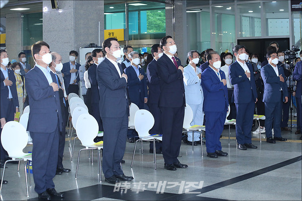 이용섭‧권영진 시장, 광주역에서 ‘제2기 달빛동맹 협약식’ 개최(사진_최윤규 기자)