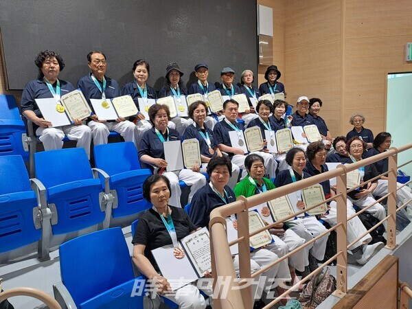 영광실버태권도 입상자 기념촬영 (사진 조두상기자)