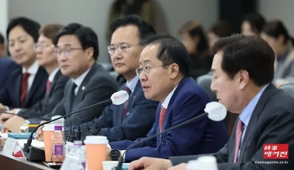 홍준표 제21대 대통령 선거 국민의힘 경선 후보가 28일 서울 여의도 중소기업중앙회를 방문해 간담회를 열고 발언하고 있다.(사진_뉴시스)