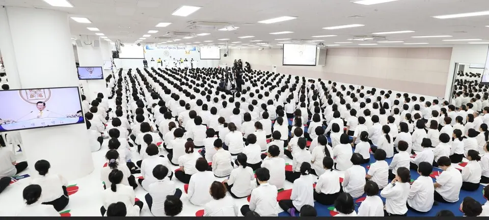 9일 이만희 총회장이 신천지 부산교회에 방문한 가운데 성도들이 이 총회장의 예배 설교를 경청하고 있다.(사진_신천지 부산교회)