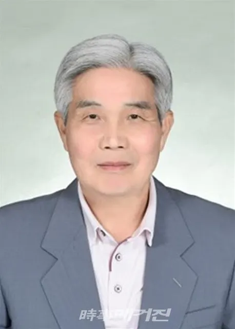 광양시는 “농촌진흥청에서 주관하는 ‘2020 대한민국 최고농업기술명인’ 선발에서 부저농원 대표 이평재 씨가 ‘과수’ 분야 최고농업기술명인으로 선정됐다”고 16일 밝혔다.사진은  ‘2020 대한민국 최고농업기술명인’ 선발에서 부저농원 대표 이평재 씨이다.(사진_광양시청)