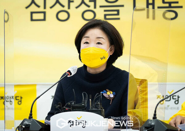 심상정 정의당 대통령 후보가 20일 오전 국회에서 열린 선거대책위원회 전체회의에서 발언을하고 있다.사진제공/국제뉴스