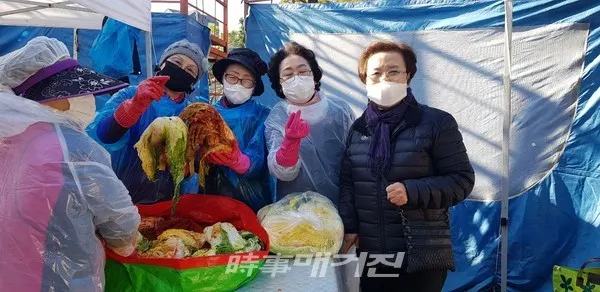 21일 열린 제주4.3희생자유족부녀회 김장담그기 행사 모습