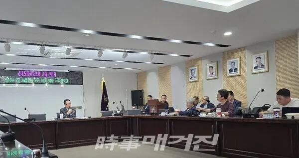 경기도태권도협회 김경덕 회장이 기자간담회를 하고 있다. (사진_이재욱 기자)