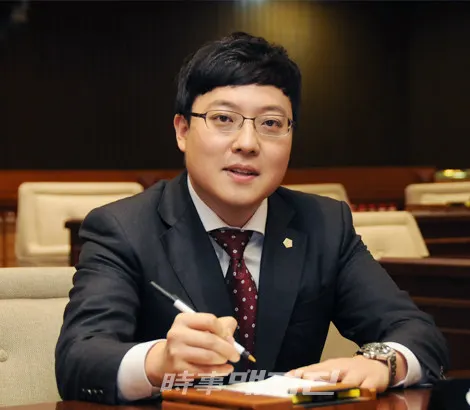 음주운전사고 혐의로 입건된 이관수 강남구의회 의장(사진_강남구의회 홈페이지 캡쳐)