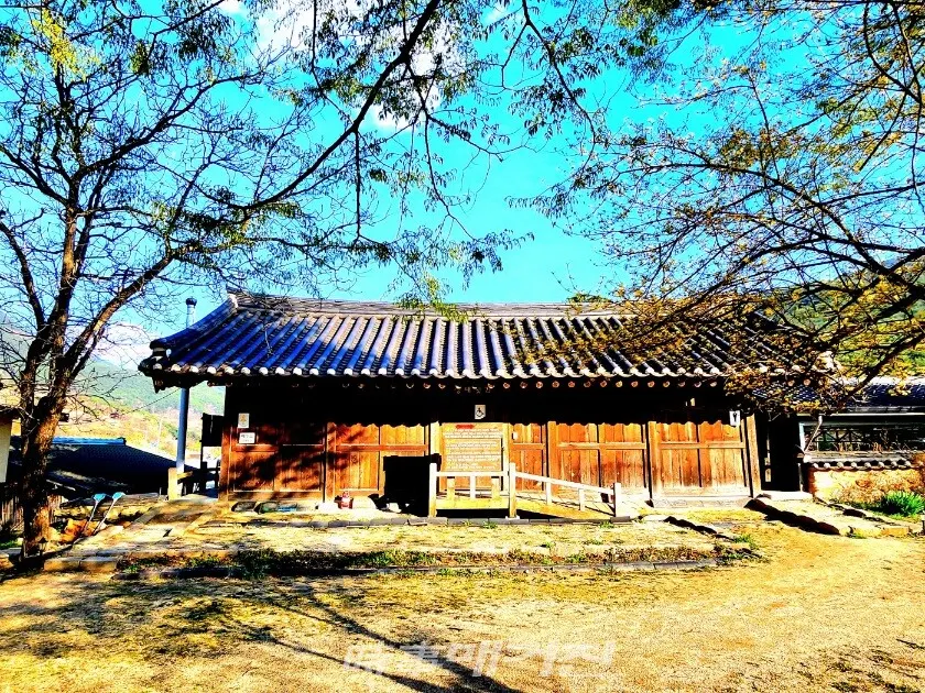 지리산 실상사 생태뒷간 전경.(사진_조용우 칼럼니스트)