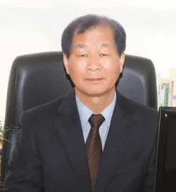 ▲ 균형과 조화, 화합과 배려, 감사의 마음을 바탕으로 미래 개척자 양성에 박차를 가하는 홍종열 교장.
