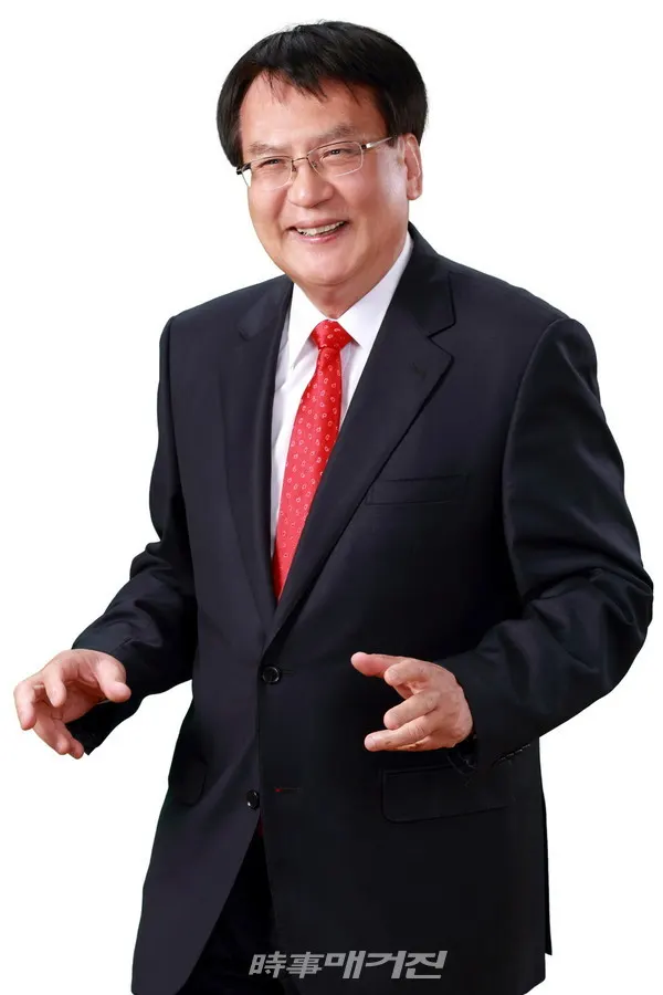 발제자로 나선 신환철전북대명예교수(사진_시사매거진)